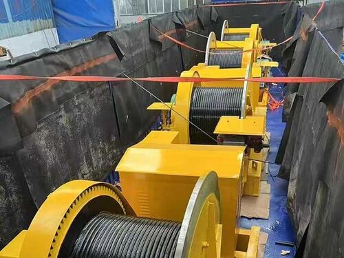 10 吨手动 / 电动两用卷扬启闭机水利应急启闭：现货供应案例案例实景图